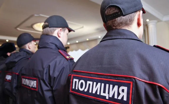 Пощёчина полицейскому обошлась женщине в 15 тысяч штрафа
