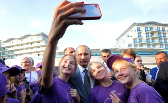 Путин объединит школьников в организацию