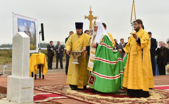 Херсонесский камень стал основой памятника Владимиру в Москве