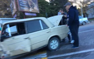 ДТП в Инкермане: на пешеходном переходе столкнулись джип и «ВАЗ»