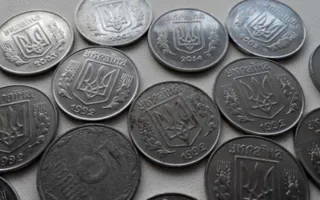 Мелочь, а неприятно: в Севастополе подсовывают украинские монеты