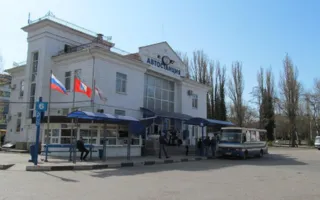 Автовокзал эвакуировали из-за подозрительной сумки — очевидцы