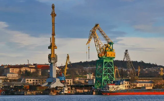 Заводы Севастополя приступят к работе