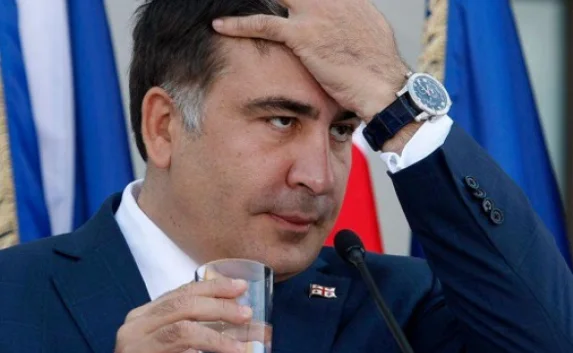Аваков плеснул в Саакашвили водой и назвал «ошизевшим популистом»