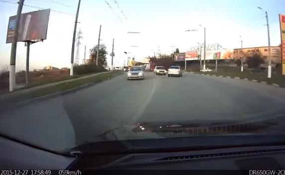 Пьяный лихач протаранил машину на встречной полосе 
