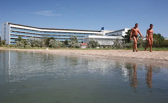 Депутат Госсовета Крыма отбирал земли в курортных зонах