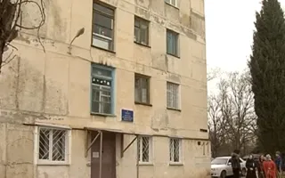 Общежитие на Блюхера трещит по швам. Кто заплатит за ремонт?