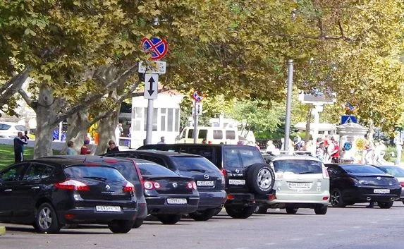 Петербуржцы помогут Севастополю с парковками