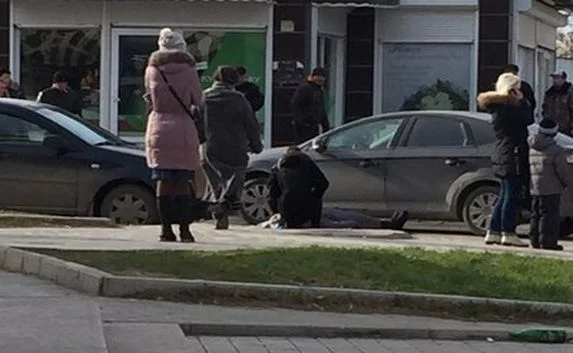 Старушка попала под колёса автомобиля на Юмашева