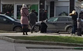 Старушка попала под колёса автомобиля на Юмашева