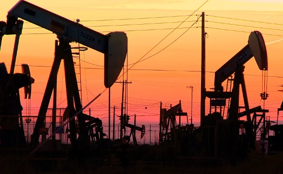Иран намерен отказаться от доллара при продаже нефти