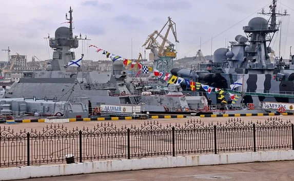 Военные корабли в Севастополе уже готовы принимать гостей — фото