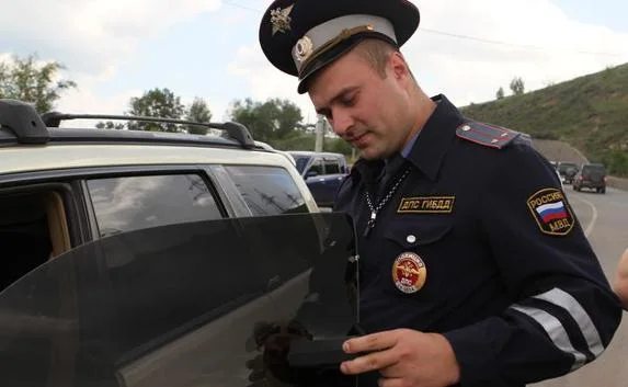 В Крыму объявили войну неправильной тонировке авто