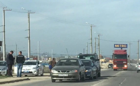 «Паровозик» из трёх авто в Севастополе — фотофакт