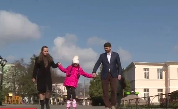 Путин подарил ролики крымской школьнице