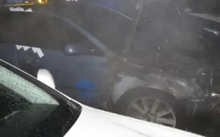На «Остряках» опять поджигают автомобили