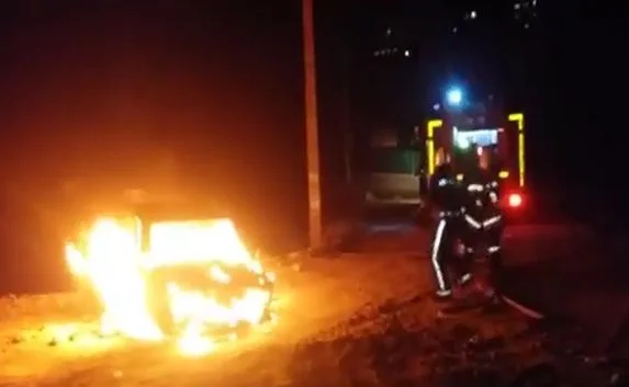 В Севастополе угонщики сожгли украденный автомобиль