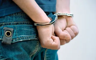 Наркоманы обокрали магазин детской одежды