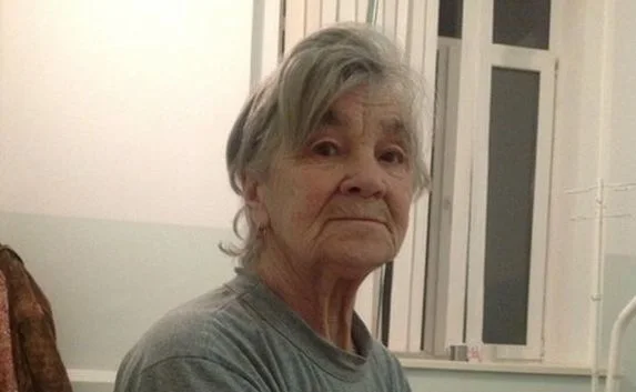 Крик о помощи: 73-летнюю бабушку выбросили на улицу собственные дети 