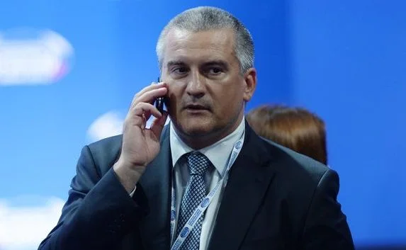 Суд в Киеве заочно арестовал главу Крыма Аксёнова