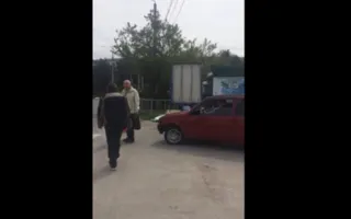 «Дай проеду, бл…», или как водителю мешал выехать дедушка на переходе