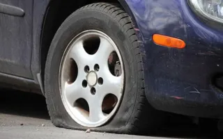 На «Остряках» неизвестные прокалывают автомобилям колёса