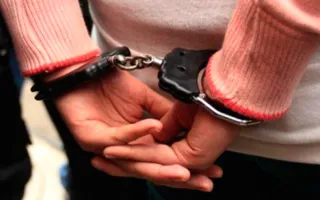Жительница Севастополя пыталась задушить знакомую ниткой от крестика