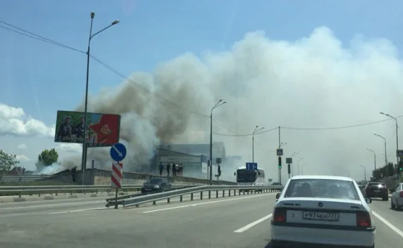В Севастополе горел мебельный склад