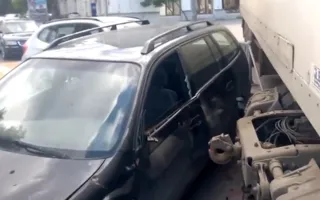 В Сети появилось видео последствий ДТП с фурой в центре Севастополя