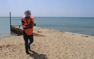 На севастопольском пляже обнаружили мину