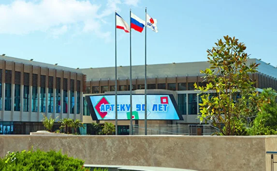 Дополнительные путёвки в «Артек» выделили крымским детям