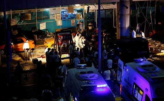 Теракт в аэропорту Стамбула: погибли 36 человек 