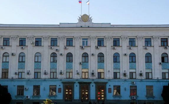 Сразу три крымских министра подали в отставку