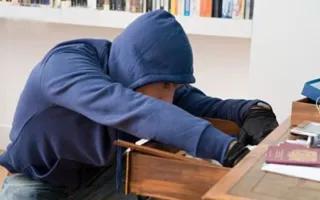 Задержан подозреваемый в краже из торговых павильонов в Севастополе