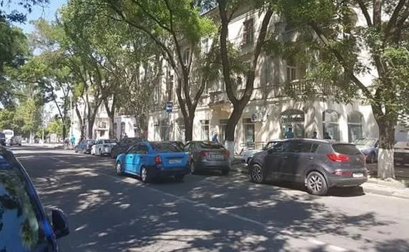 Кто и когда наведёт порядок в вопросе парковки в центре Севастополя?