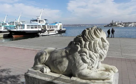 В Севастополе из-за резкого изменения погоды катера ходят реже