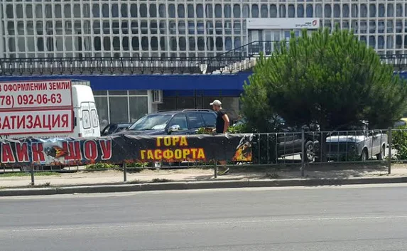 Меняйло поручил убрать незаконную рекламу байк-шоу