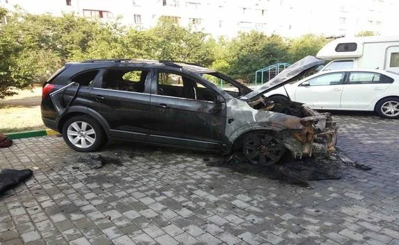 Ночью в Севастополе снова горела иномарка