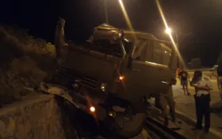 Военный «КамАЗ» протаранил пассажирский автобус