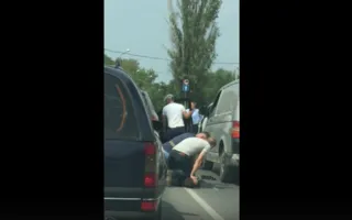 ФСБ на Николая Музыки? Сотрудники в штатском «скрутили» двух парней