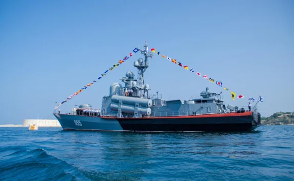 Видеозапись парада кораблей в День ВМФ в Севастополе