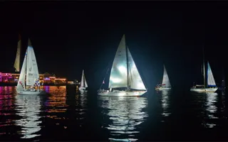 Зрелищное дефиле парусных яхт состоялось в Севастополе