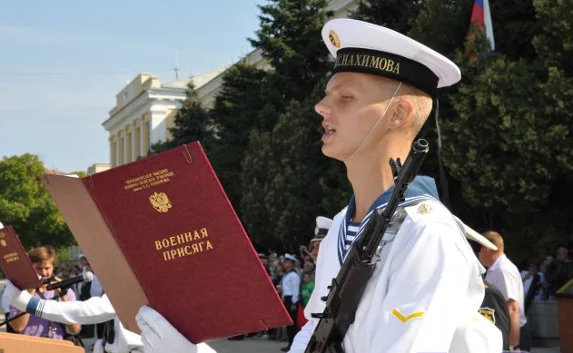 Первокурсники училища им. Нахимова торжественно приняли присягу