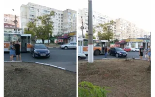 ДТП на Героев Сталинграда: дорогу не поделили троллейбус и «легковушка»