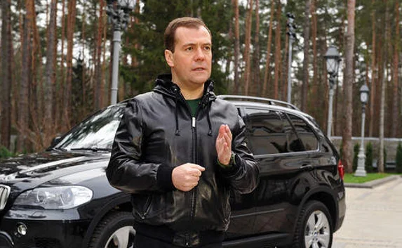 Медведев: «Сейчас автомобиль есть в каждой семье»