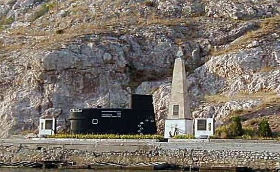 Памятник героям-подводникам восстановлен в Балаклаве