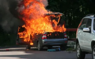 В Севастополе горел автомобиль «Ford Transit»