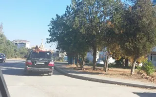 Две дамы плясали на крыше едущего джипа в Омеге — фотофакт