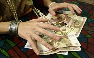 Цыганки присвоили более 3 млн, «снимая порчу» у пенсионерок