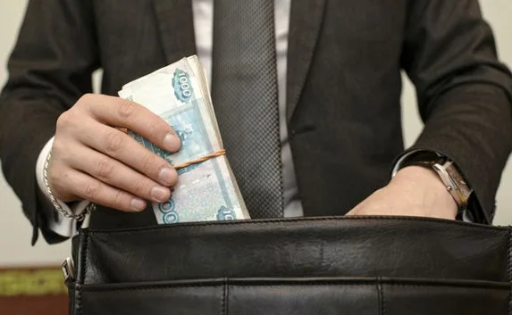 «Взвод» правоохранителей привлекли за сокрытие доходов в Севастополе